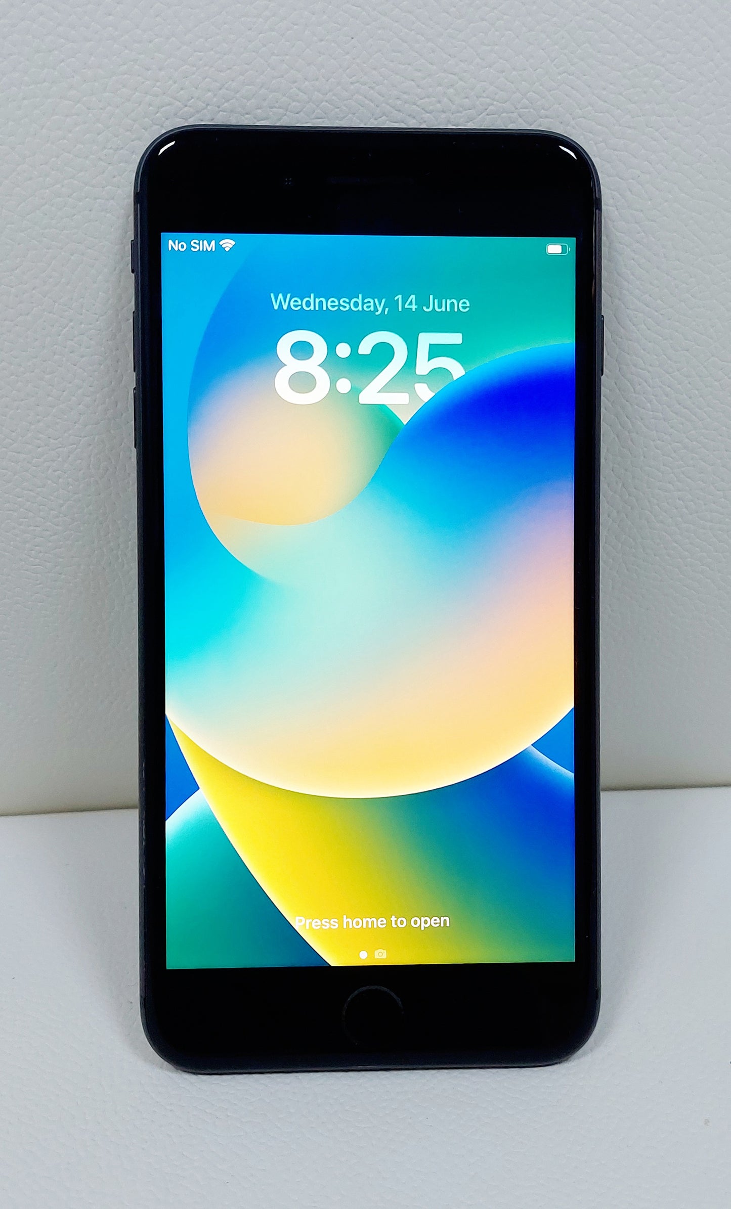 Apple iPhone 8 Plus with FaceTime - 64GB, 4G LTE, Space Grey