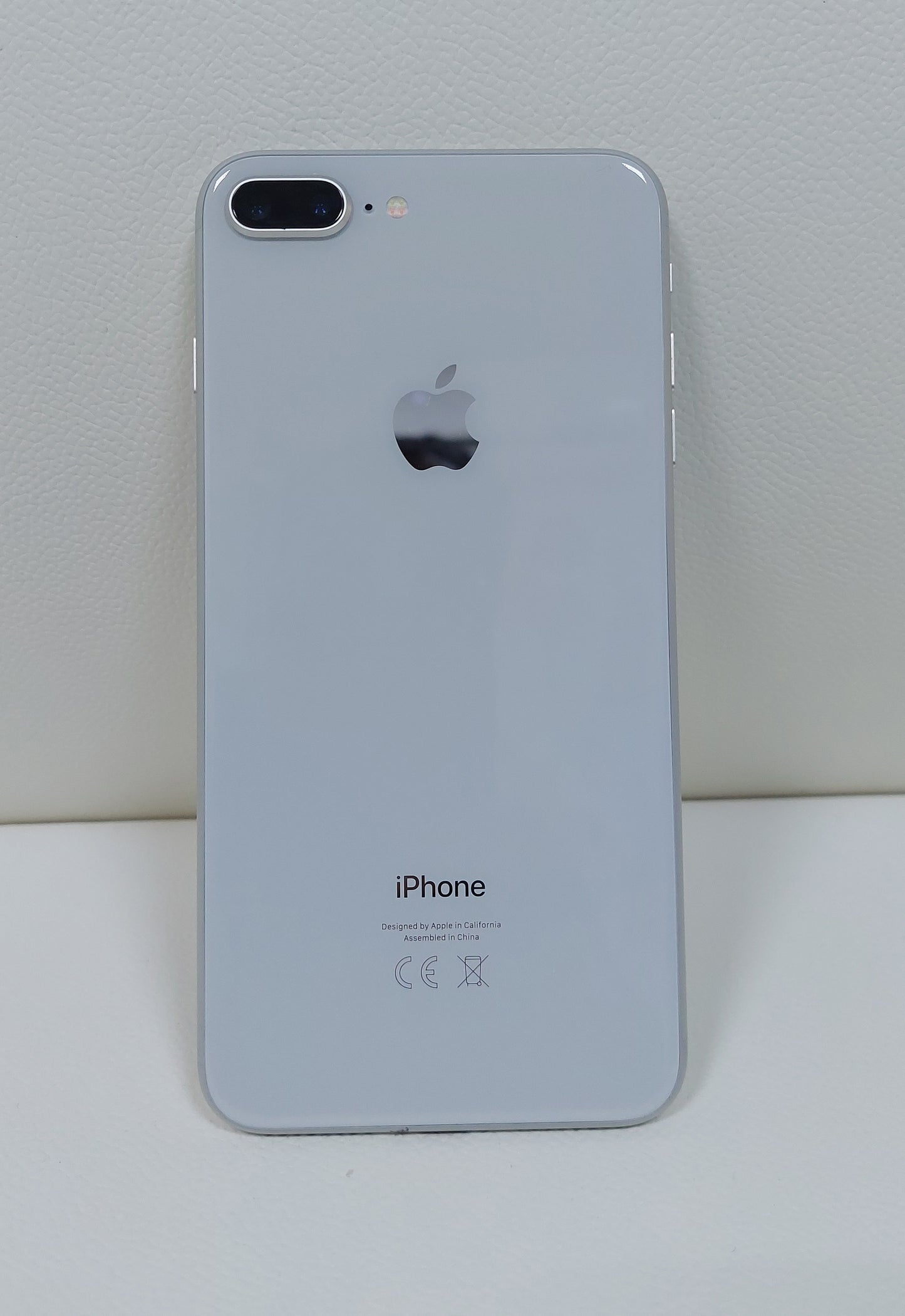 Apple iPhone 8 Plus with FaceTime - 64GB, 4G LTE, White