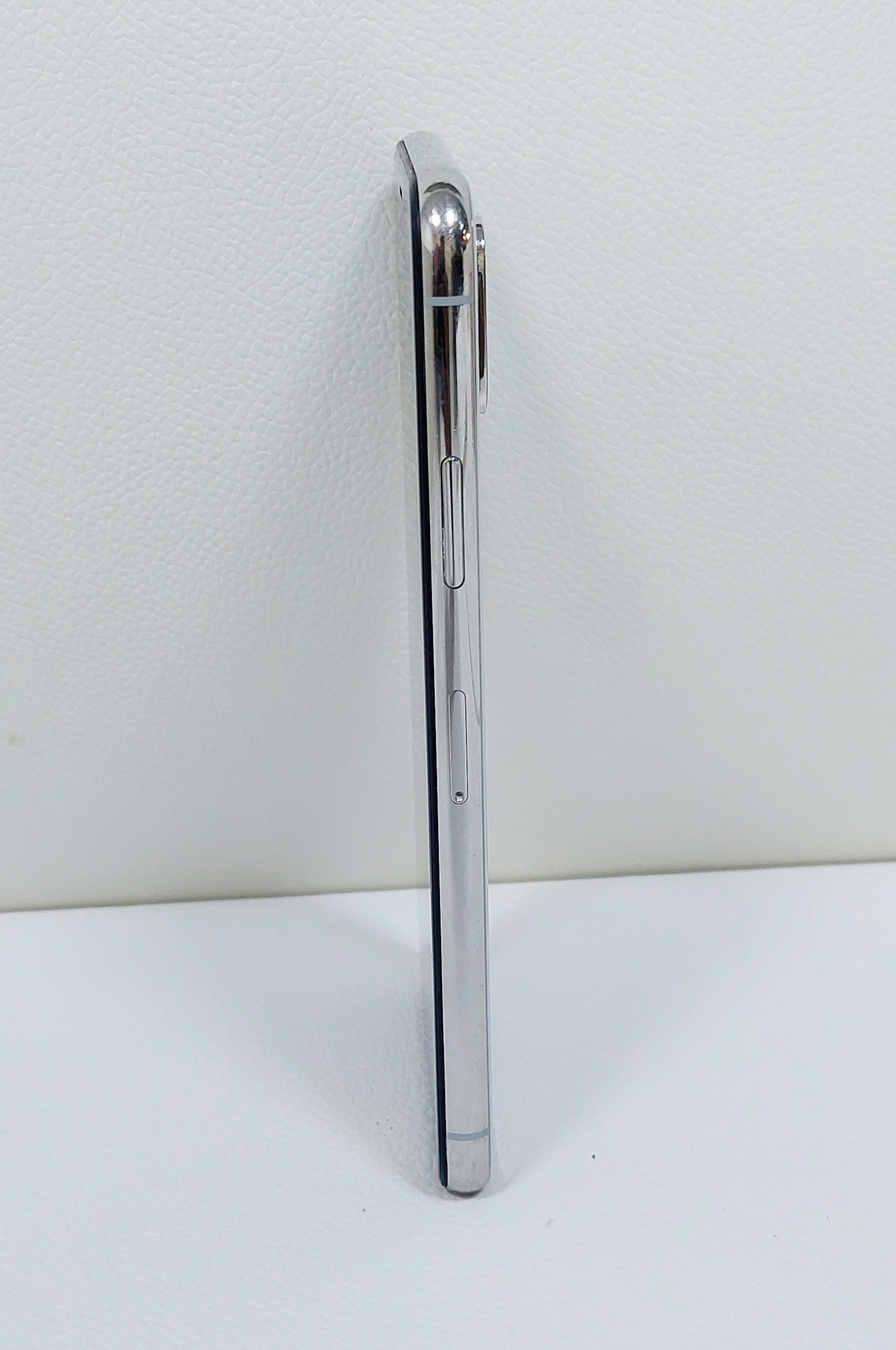 Apple iPhone XS Max with FaceTime - 64GB, 4G LTE, White