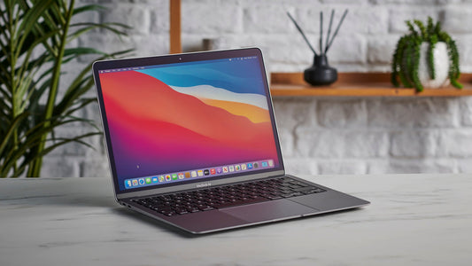 10 Reasons to Buy an Apple MacBook