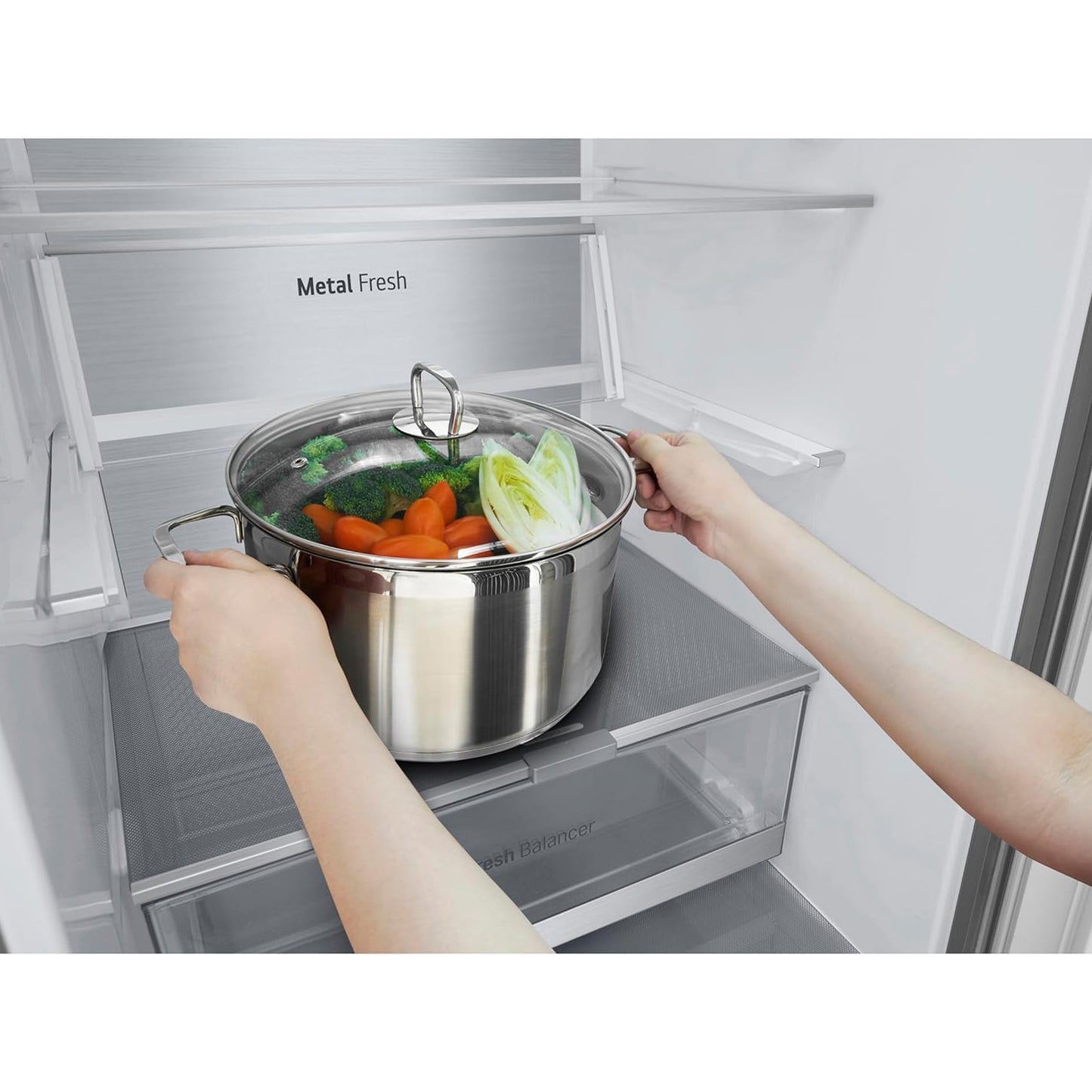 LG 387L No Frost Class A Fridge Freezer with FlatDoor Design, GBV7280AEV