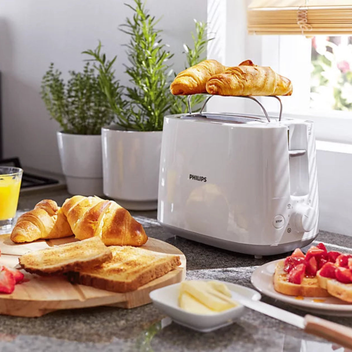 Philips Daily Collection 2-Slice Toaster, 830W - HD2581/01